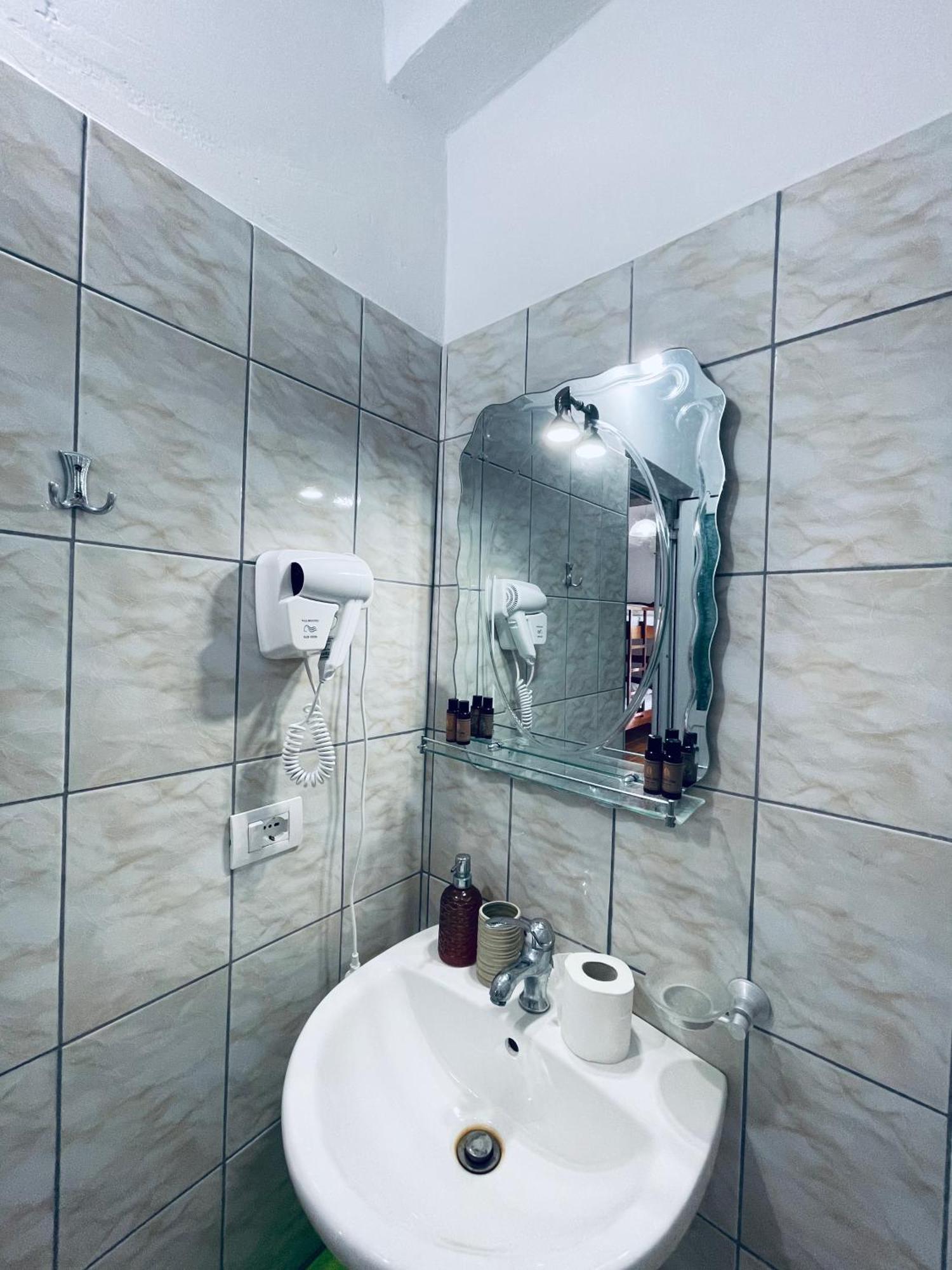Guesthouse Dollomaja Ksamil Kültér fotó