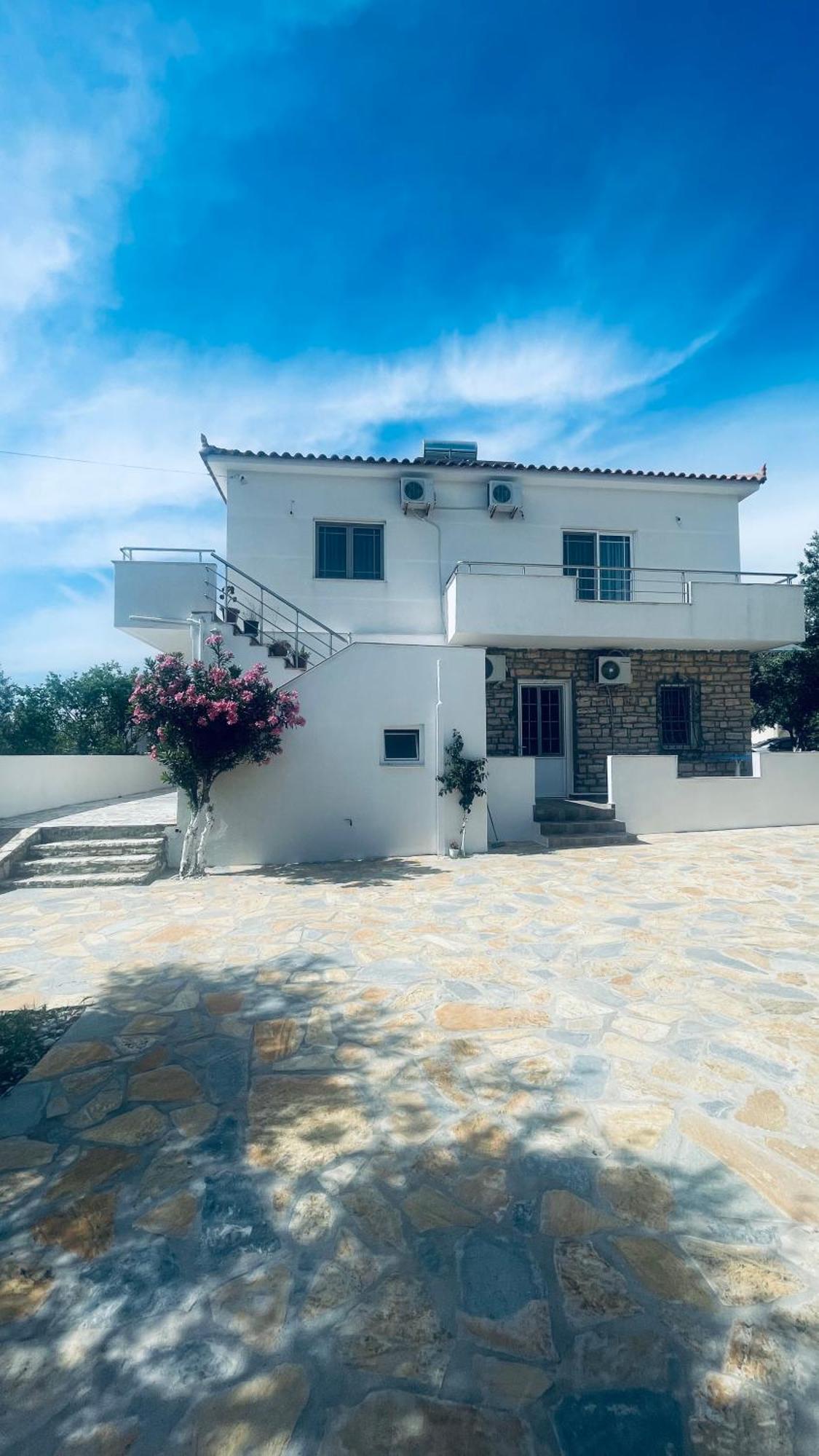 Guesthouse Dollomaja Ksamil Kültér fotó