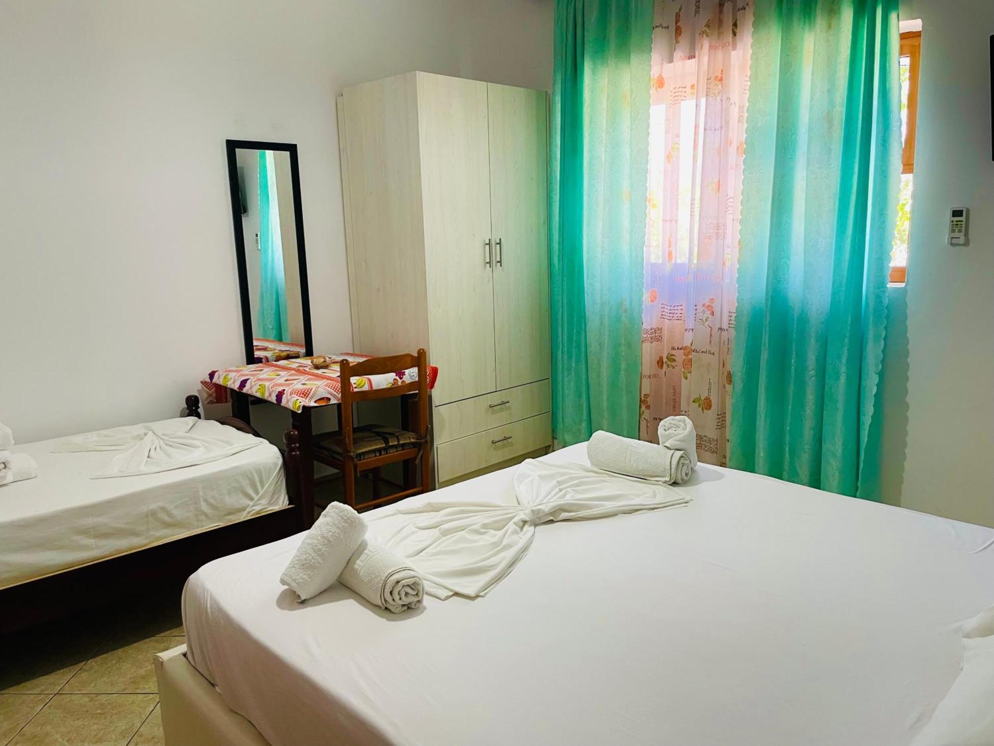 Guesthouse Dollomaja Ksamil Kültér fotó